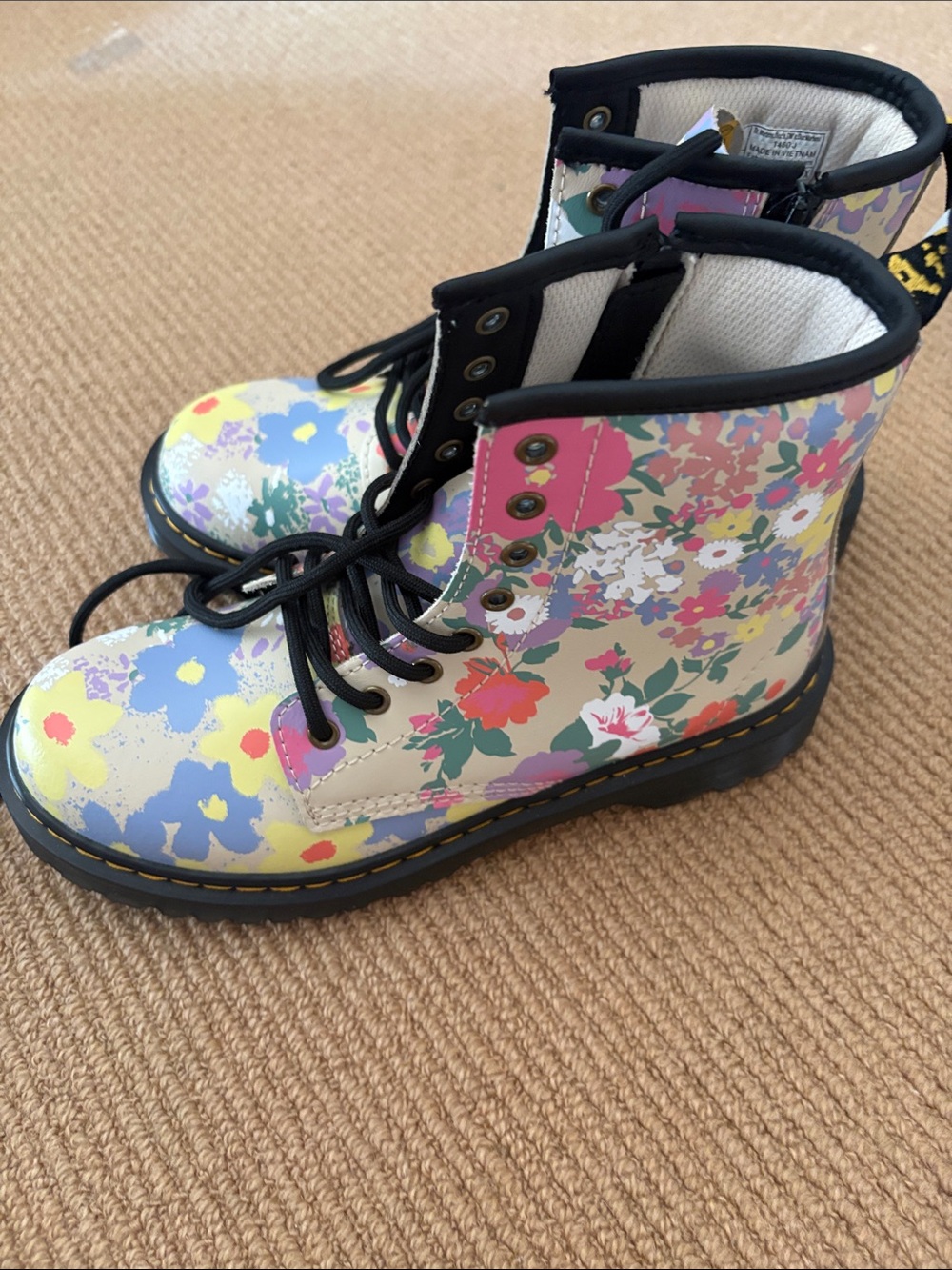Dr. Martens Kids Floral Combat Boots - Cream with Purple, Yellow, Pink & Green - Picture 3 of 9